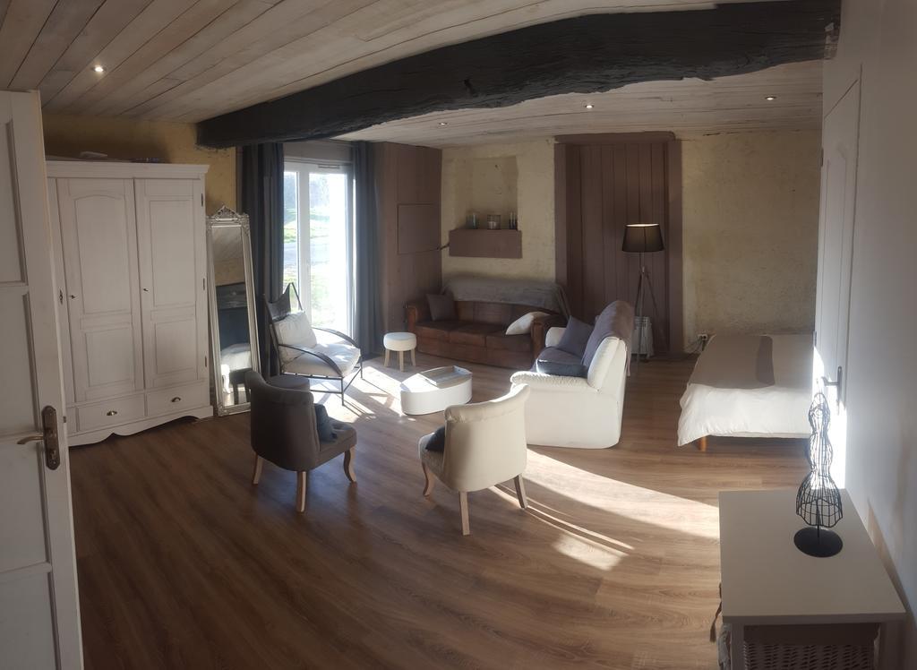 ホテル Domaine De L'Etanchet Saint-Hilaire-le-Vouhis エクステリア 写真