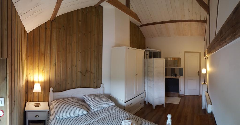 ホテル Domaine De L'Etanchet Saint-Hilaire-le-Vouhis エクステリア 写真