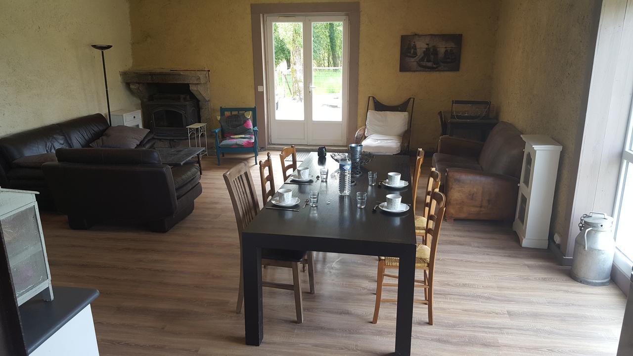 ホテル Domaine De L'Etanchet Saint-Hilaire-le-Vouhis エクステリア 写真