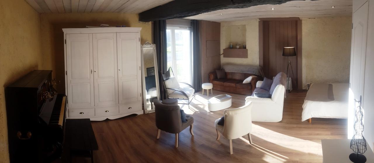 ホテル Domaine De L'Etanchet Saint-Hilaire-le-Vouhis エクステリア 写真